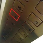 【ある「元」大手管理会社取締役つぶやき その３９】エレベーター会社の掟（敷居と枠が大事）