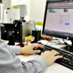 【フロントはメールを読んでいるのか問題】１．不具合